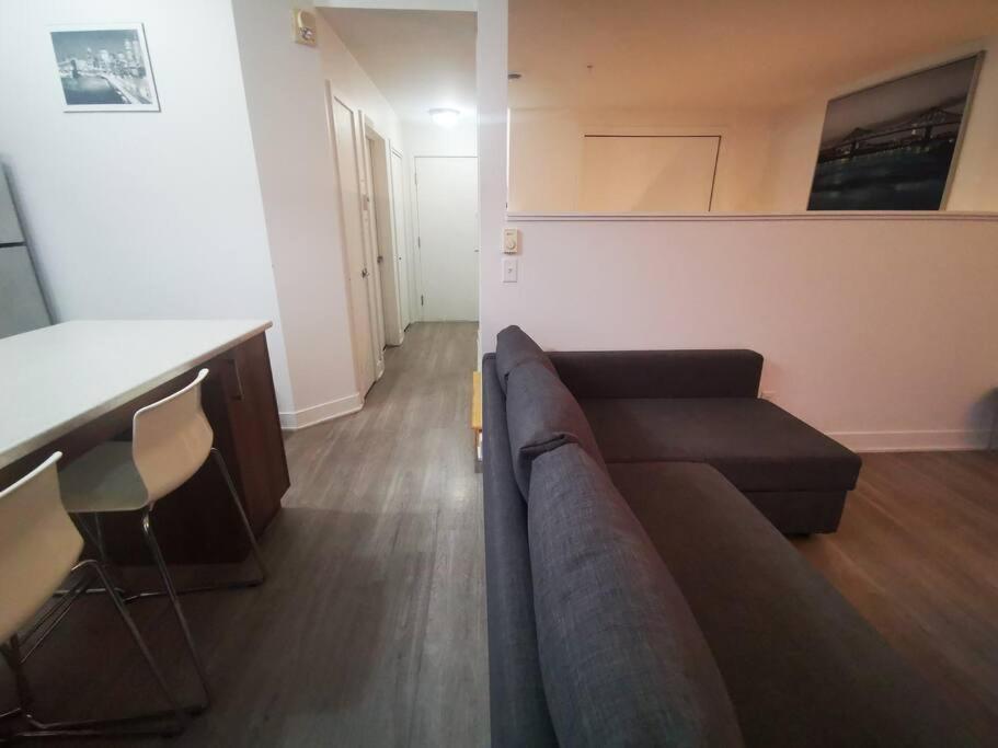 Lovely Studio In Longueuil, Near Downtown Montreal Διαμέρισμα Εξωτερικό φωτογραφία